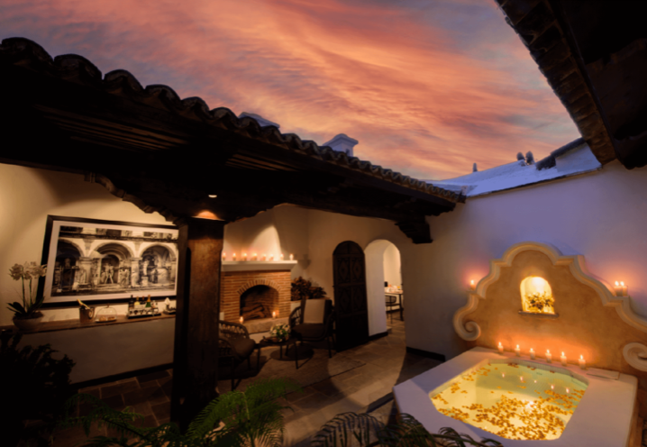 VILLA LAS MIL FLORES | Suite | 1 King Bed